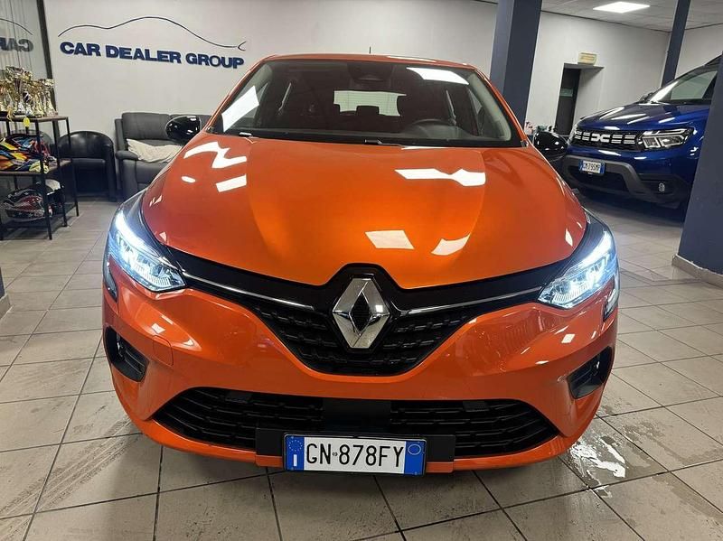 Usata Renault Clio V Intens 67 CV (49 kW) 2023 Arancione Berlina