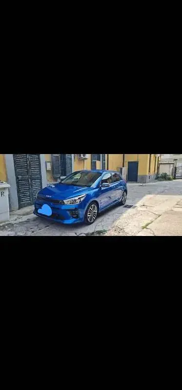 Begagnad Kia Rio GT-Line 101 HK (74 kW) 2021 Blå Sedan