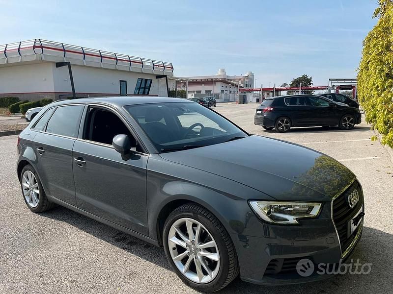 Usata Audi A3 Premium 150 CV (110 kW) 2018 Grigio Berlina