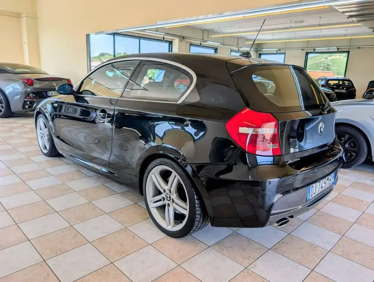 Usata BMW 120 M Sport 177 CV (130 kW) 2007 Nero Utilitaria
