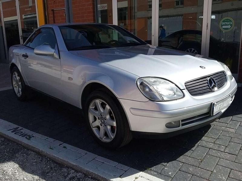 Usata Mercedes SLK200 192 CV (141 kW) 2000 Argento Cabrio