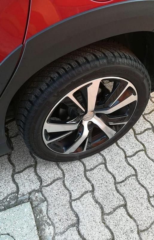 Usata Peugeot 2008 110 CV (80 kW) 2017 Rosso SUV