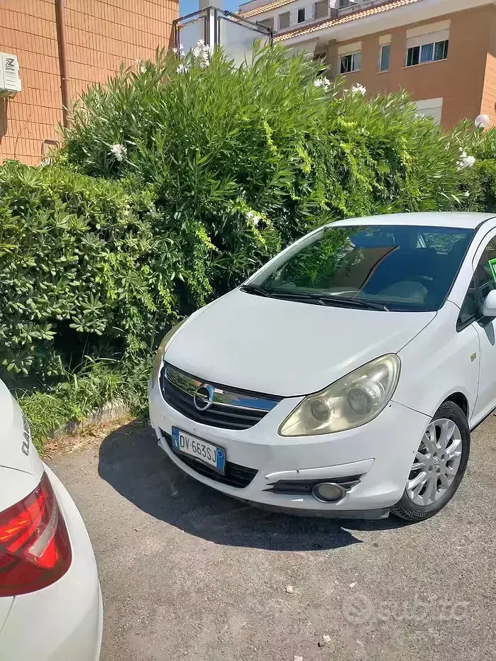 Usata Opel Corsa 80 CV (58 kW) 2009 Bianco Utilitaria