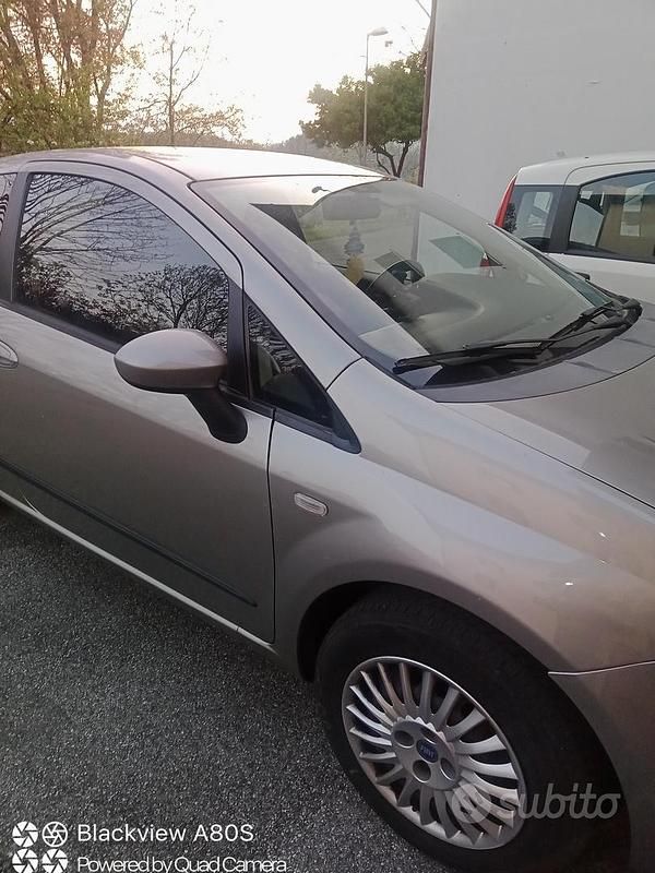 Usata Fiat Grande Punto 65 CV (47 kW) 2007 Grigio Utilitaria