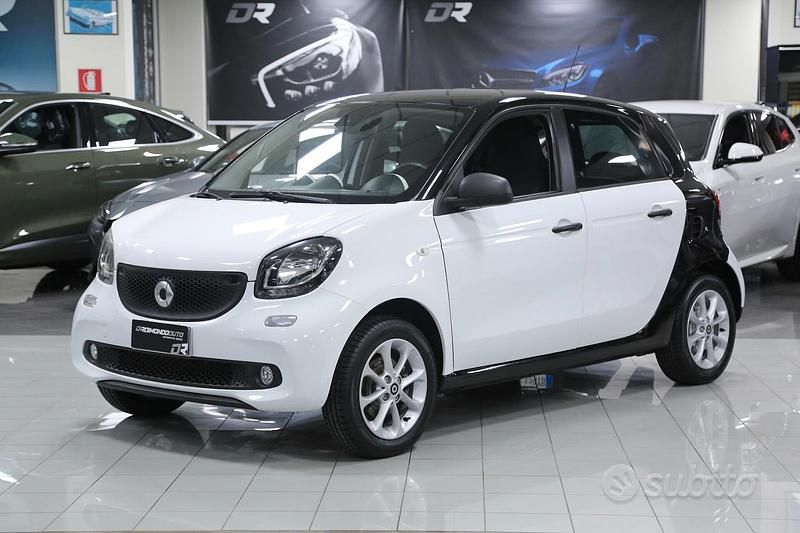 Usata Smart ForFour 71 CV (52 kW) 2016 Bianco Utilitaria