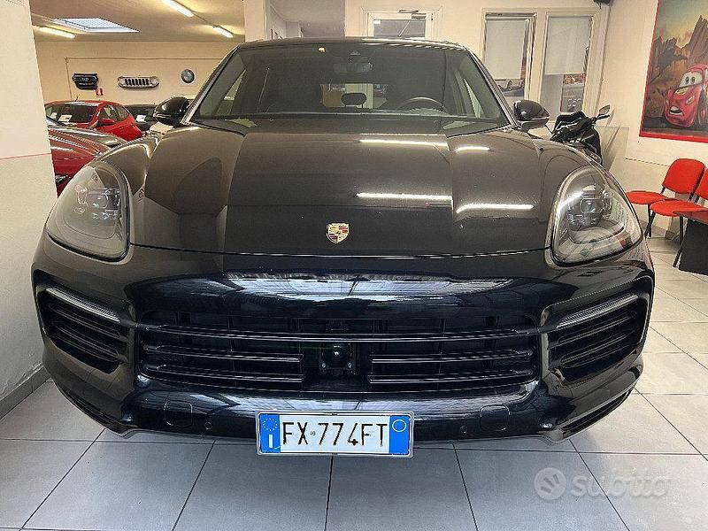 Usata Porsche Cayenne 340 CV (250 kW) 2019 Nero metallizzato SUV
