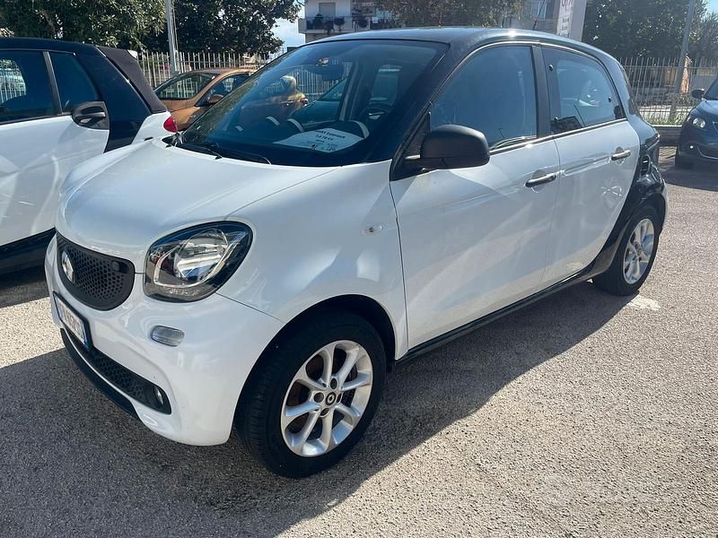 Usata Smart ForFour Passion 71 CV (52 kW) 2018 Bianco Utilitaria