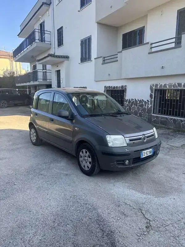 Usata Fiat Panda Dynamic 69 CV (50 kW) 2010 Grigio Utilitaria