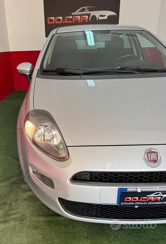 Usata Fiat Punto Emotion 70 CV (51 kW) 2017 Grigio Utilitaria
