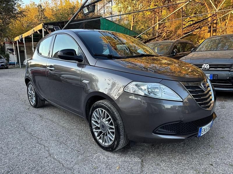 Nuova Lancia Ypsilon 95 CV (69 kW) 2025 Bronze Utilitaria