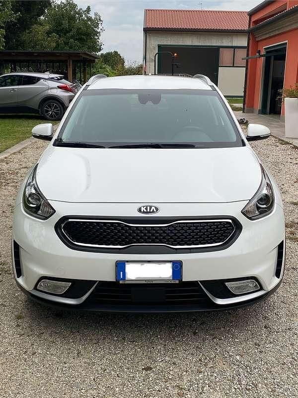 Usata Kia Niro Style 105 CV (77 kW) 2018 Bianco SUV
