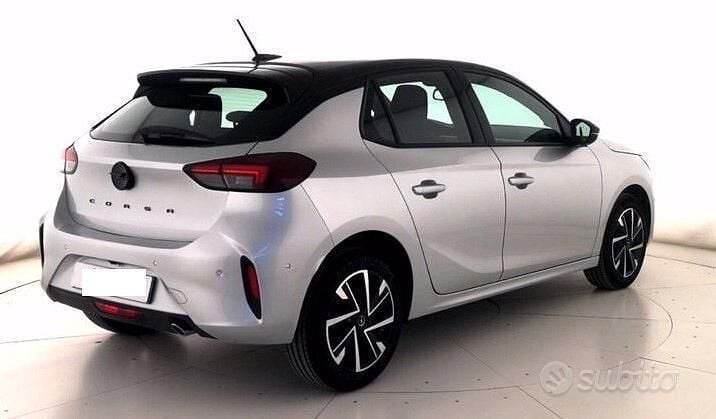 Usata Opel Corsa 100 CV (73 kW) 2025 Grigio Utilitaria