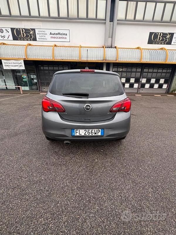 Używany Opel Corsa 100 KM (73 kW) 2018 Szary Hatchback
