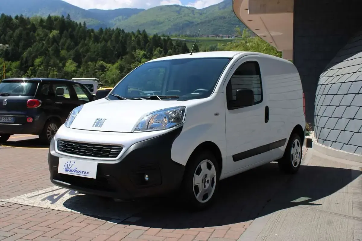Usata Fiat Fiorino 95 CV (69 kW) 2023 Bianco Monovolume