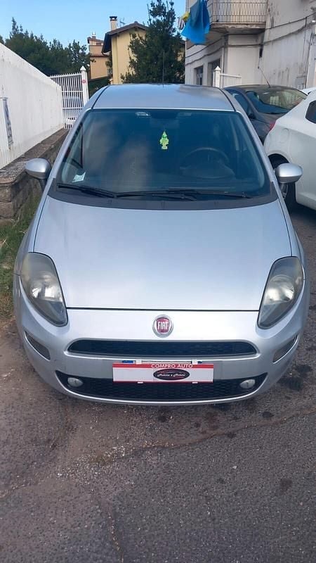 Usata Fiat Punto Lounge 85 CV (62 kW) 2015 Grigio Berlina