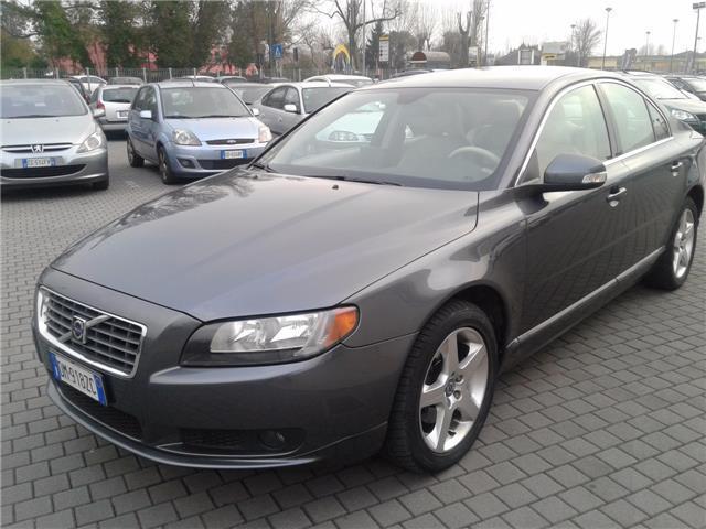 Sold Volvo S80 2.4 D 163 CV Moment. used cars for sale