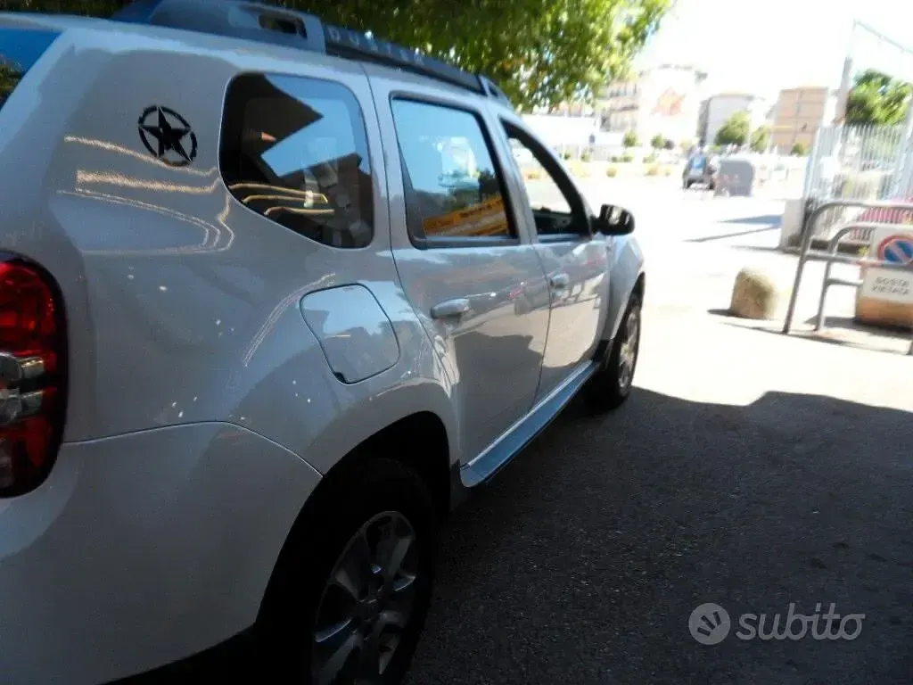 Usata Dacia Duster Lauréate 110 CV (80 kW) 2015 Bianco SUV