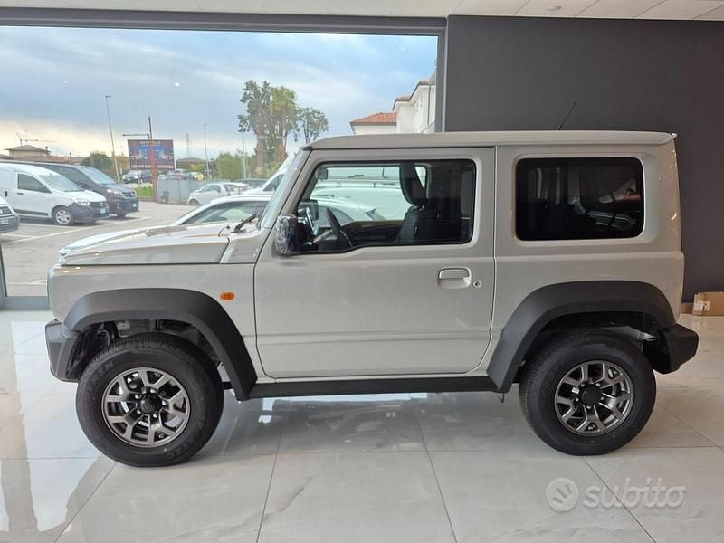 Nuova Suzuki Jimny GLX 2025 SUV