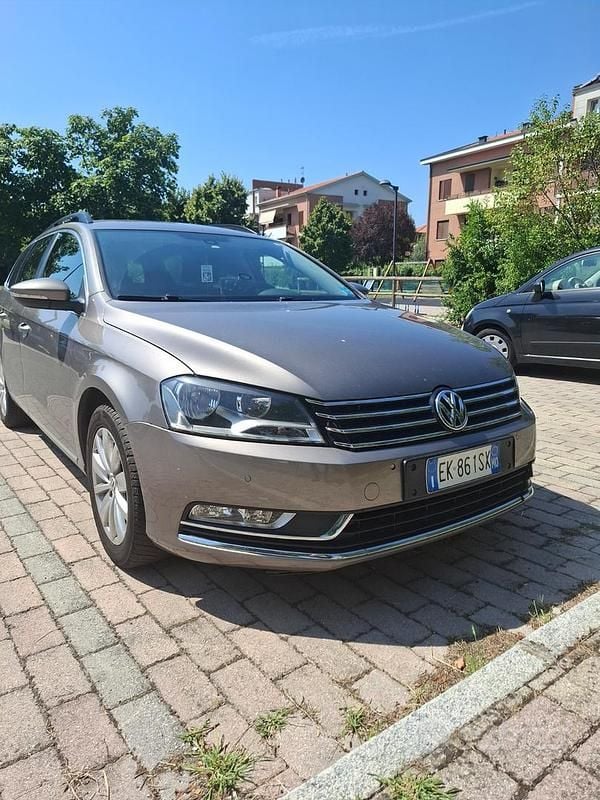 Usata VW Passat 140 CV (102 kW) 2011 Marrone Station wagon