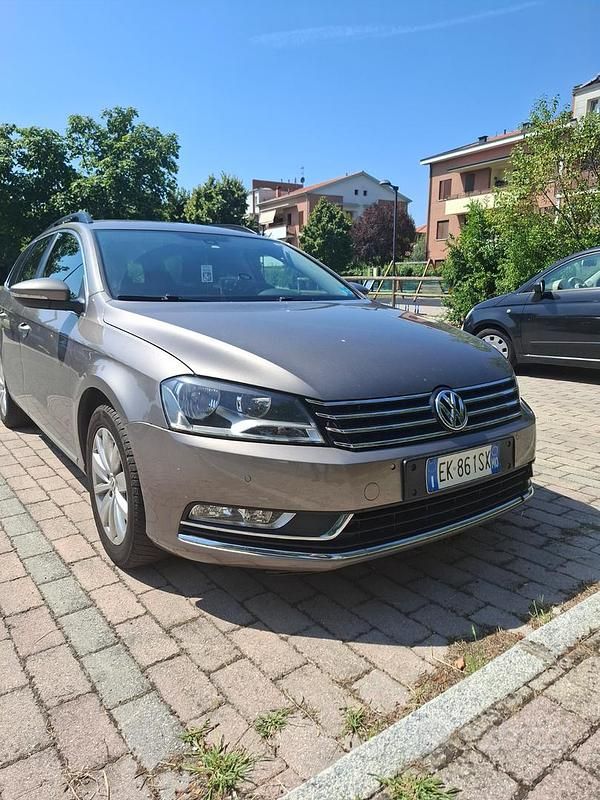 Marrone Usata 2011 VW Passat Station wagon | 8000 € (Buon prezzo) - Immagine 1/4