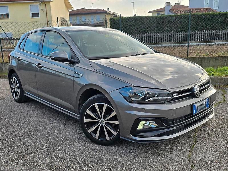 Usata VW Polo R-line 90 CV (66 kW) 2020 Grigio Utilitaria