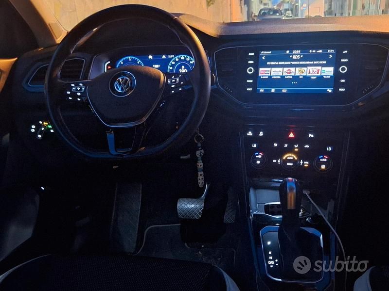 Usata VW T-Roc 150 CV (110 kW) 2020 Grigio SUV