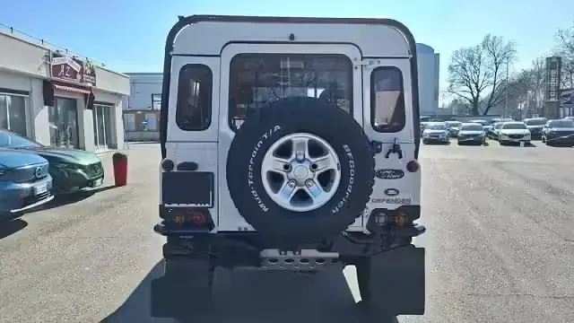 Usata Land Rover Defender 122 CV (89 kW) 2010 Bianco Pick-up