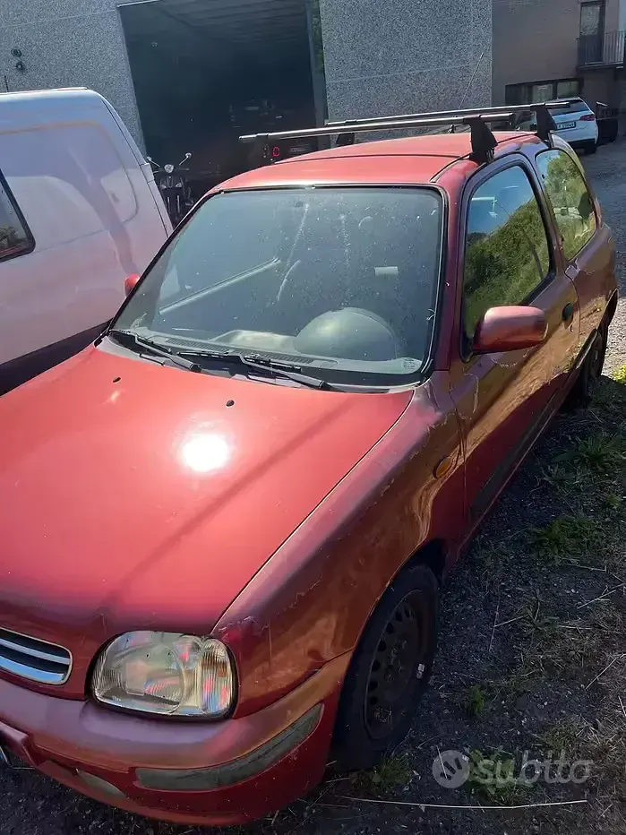 Usata Nissan Micra 75 CV (55 kW) 2000 Rosso Utilitaria