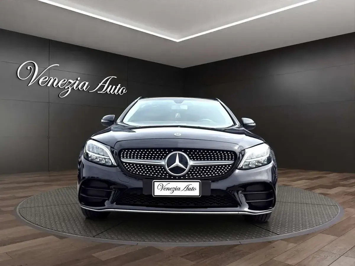 Usata Mercedes C220 AMG line 194 CV (142 kW) 2018 Nero