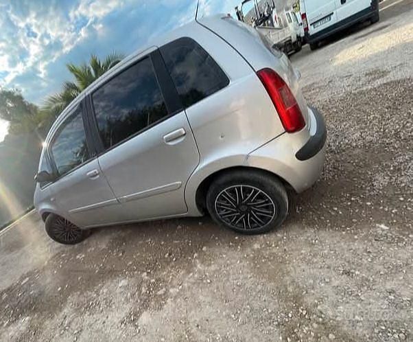 Usata Lancia Musa 90 CV (66 kW) 2005 Grigio Monovolume