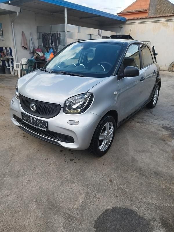 Argento Usata 2016 Smart ForFour Utilitaria | 7000 € (Super prezzo) - Immagine 1/4