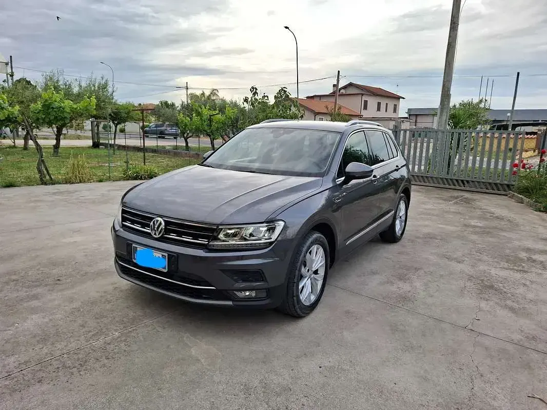 Usata VW Tiguan Business 150 CV (110 kW) 2017 Grigio SUV
