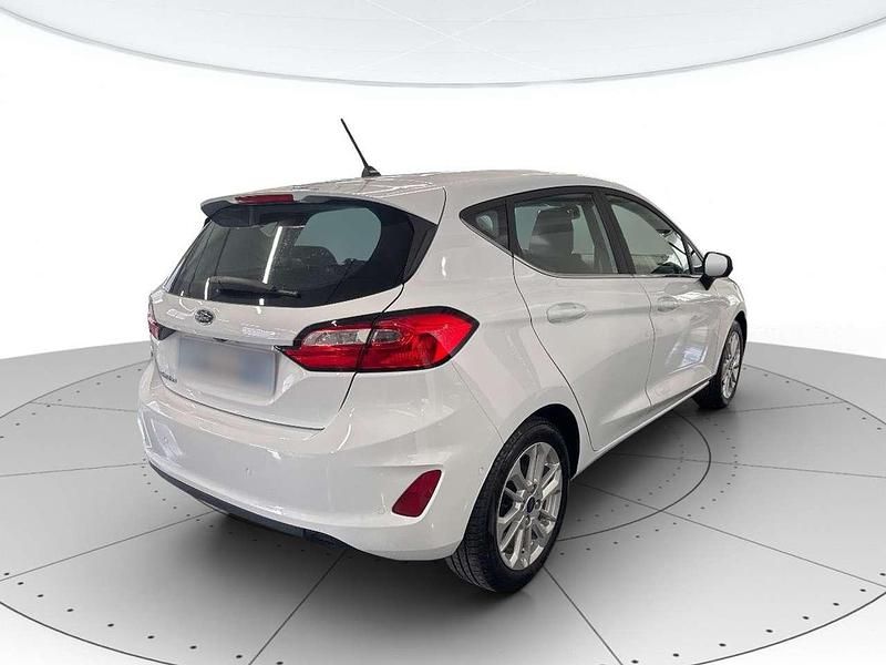 Second-hand Ford Fiesta Titanium 75 CP (55 kW) 2023 Alb Berlinǎ