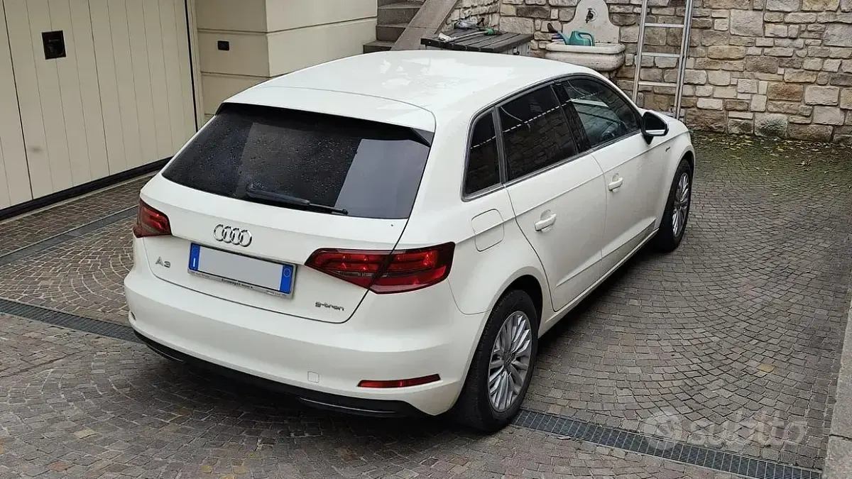Usata Audi A3 Attraction 110 CV (80 kW) 2014 Bianco Berlina