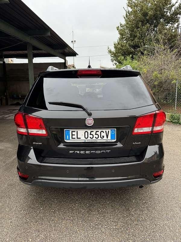 Usata Fiat Freemont Lounge 170 CV (125 kW) 2012 Nero SUV