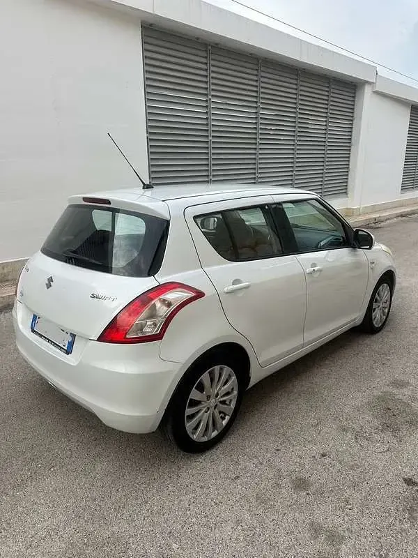 Usata Suzuki Swift GL 75 CV (55 kW) 2011 Bianco Utilitaria