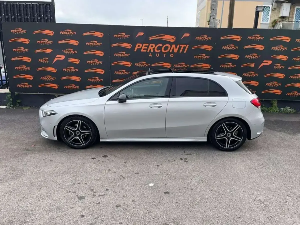 Usata Mercedes 180 Premium 137 CV (100 kW) 2019 Grigio chiaro Berlina