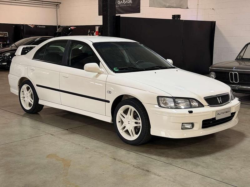 Usata Honda Accord Type R 212 CV (155 kW) 2000 Bianco Berlina