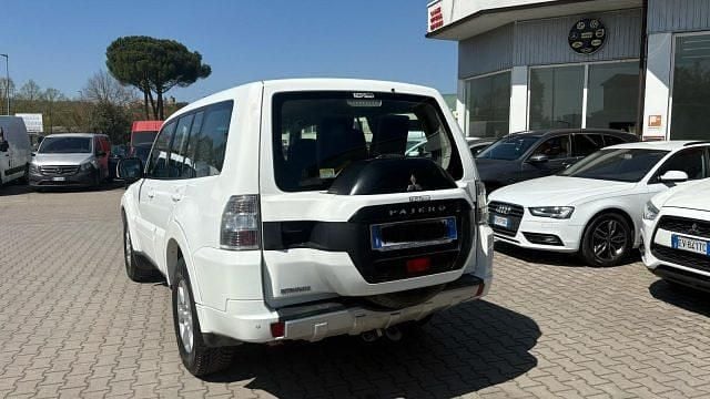 Usata Mitsubishi Pajero Intense 190 CV (139 kW) 2016 Bianco SUV