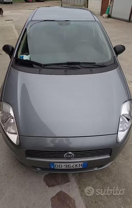 Usata Fiat Grande Punto Active 77 CV (56 kW) 2006 Grigio Utilitaria