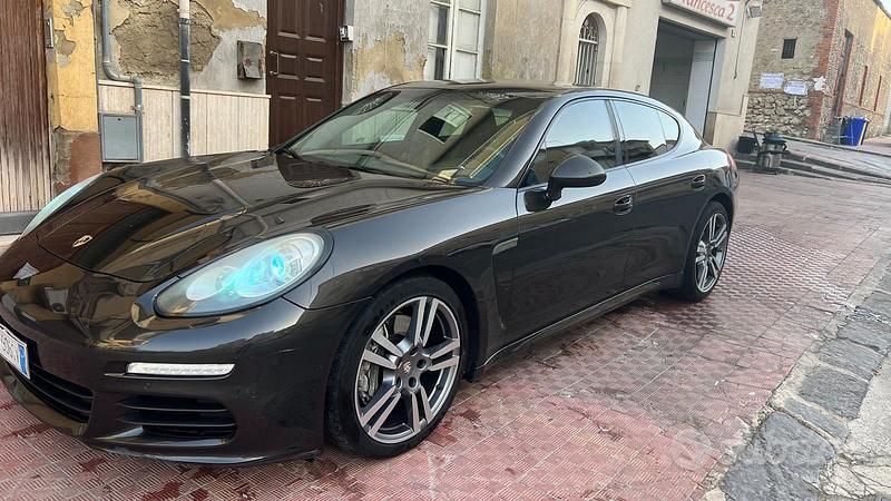 Usata Porsche Panamera Edition 300 CV (220 kW) 2015 Marrone Berlina