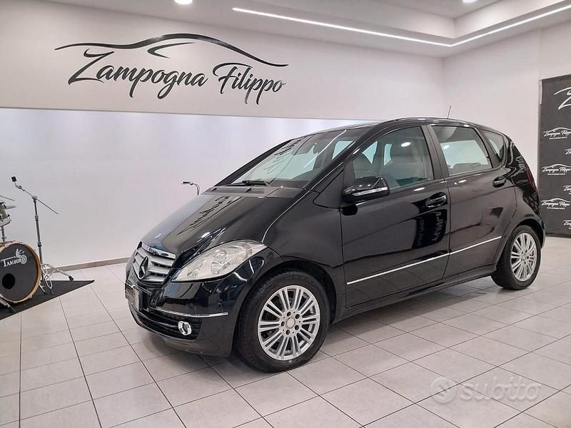 Usata Mercedes A180 Elegance 110 CV (80 kW) 2010 Nero Berlina