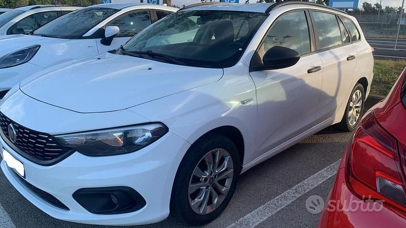 Usata Fiat Tipo Easy 120 CV (88 kW) 2020 Bianco Station wagon
