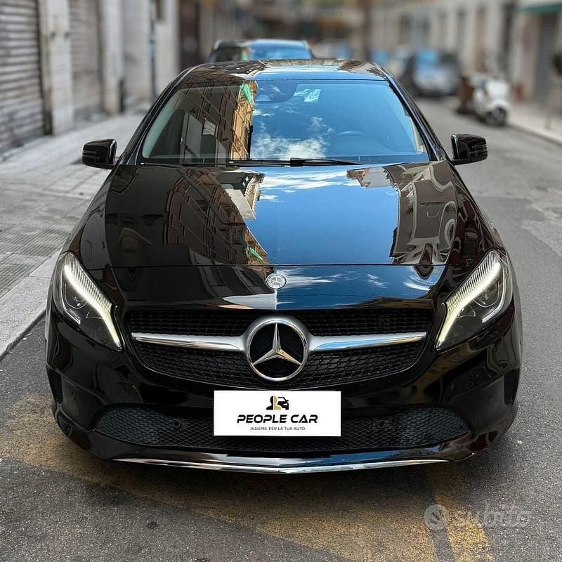 Usata Mercedes A180 Premium 109 CV (80 kW) 2018 Nero Berlina