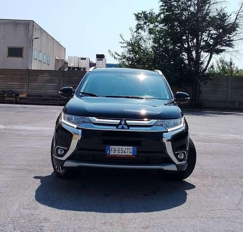 Usata Mitsubishi Outlander Instyle 150 CV (110 kW) 2015 SUV