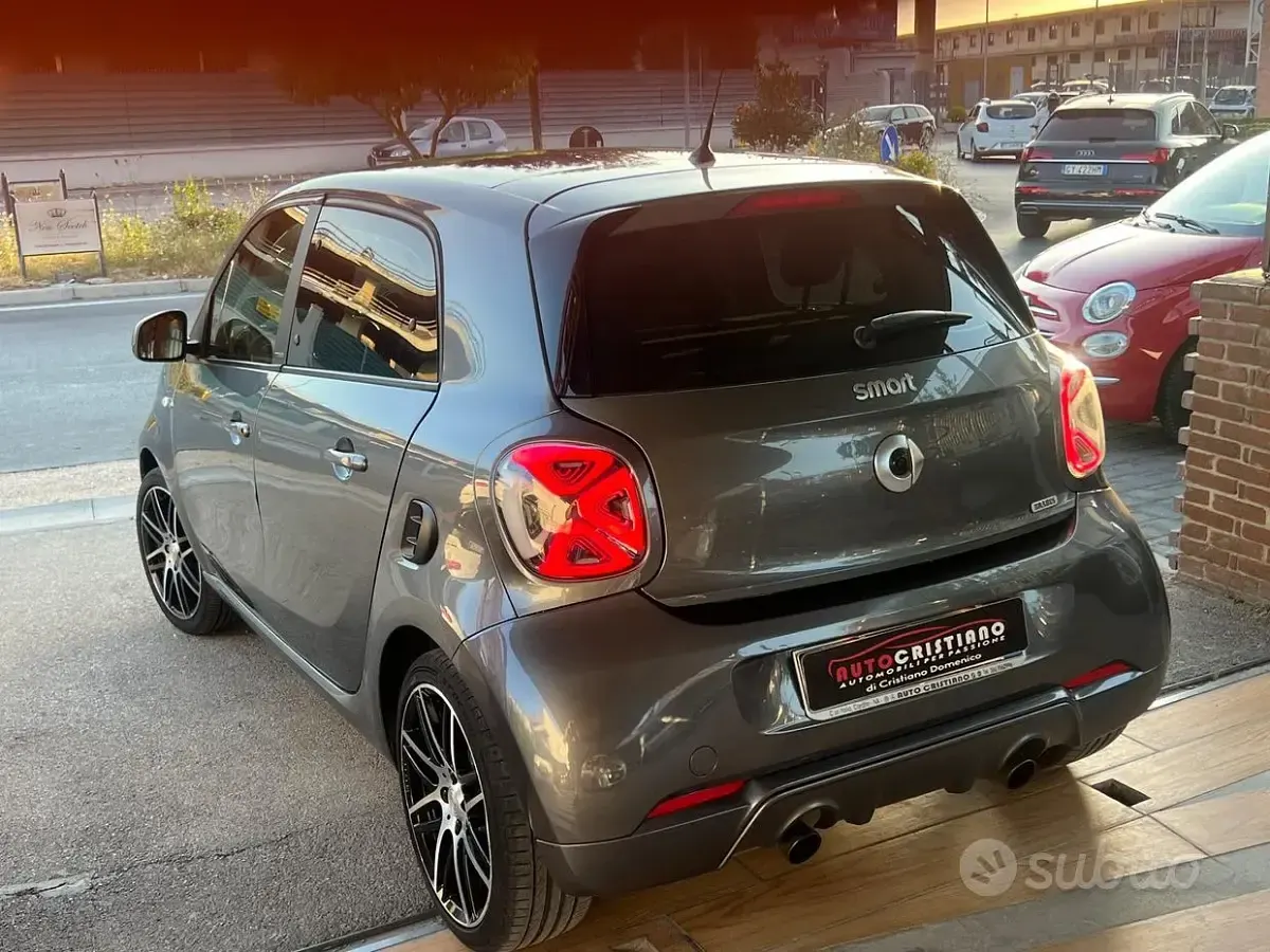 Usata Smart ForFour Brabus 109 CV (80 kW) 2017 Grigio Utilitaria
