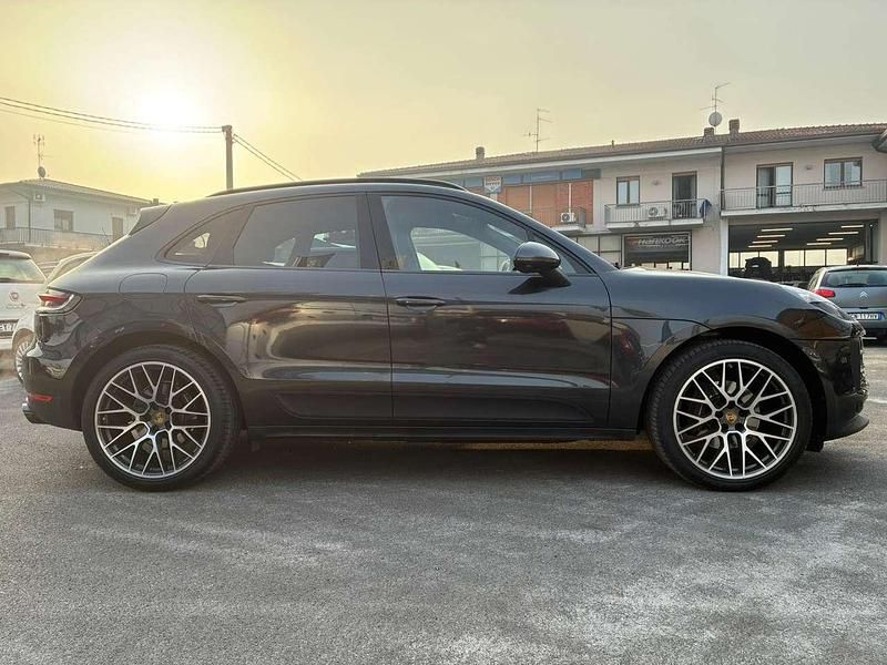 Grigio Usata 2019 Porsche Macan SUV | 49.900 € (Buon prezzo) - Immagine 1/4