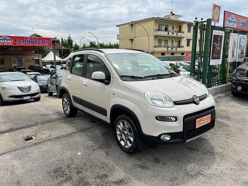 Beige Usata 2016 Fiat Panda 4x4 Due volumi | 10.900 € (Buon prezzo) - Immagine 1/4
