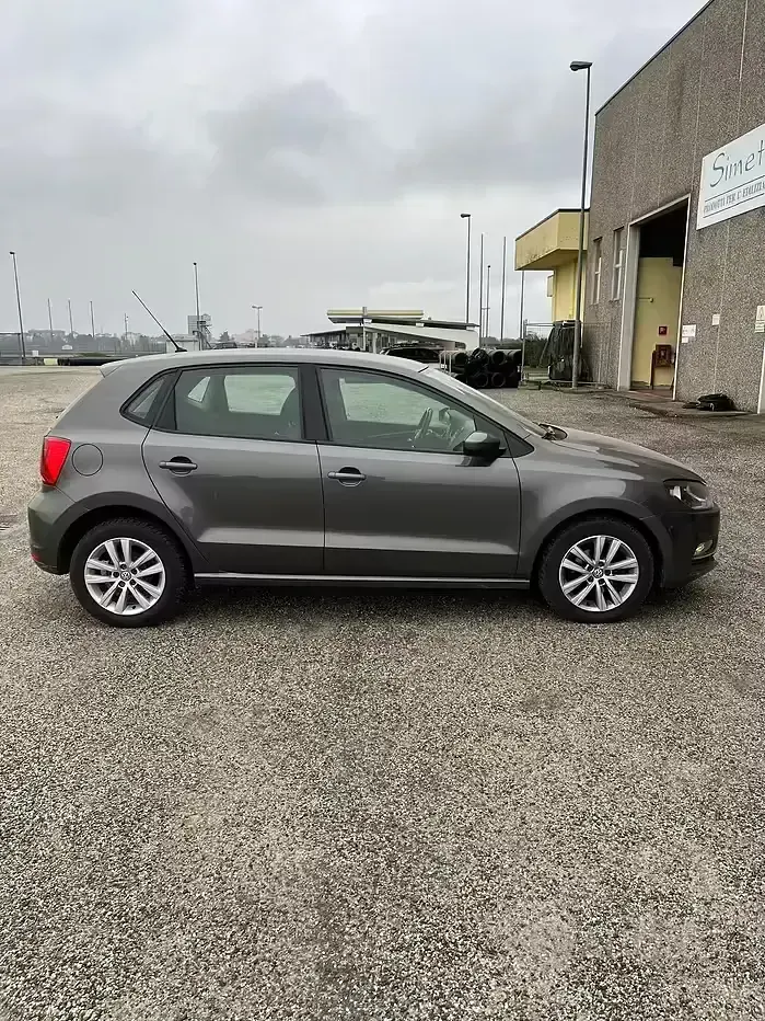 Usata VW Polo 75 CV (55 kW) 2016 Grigio Berlina