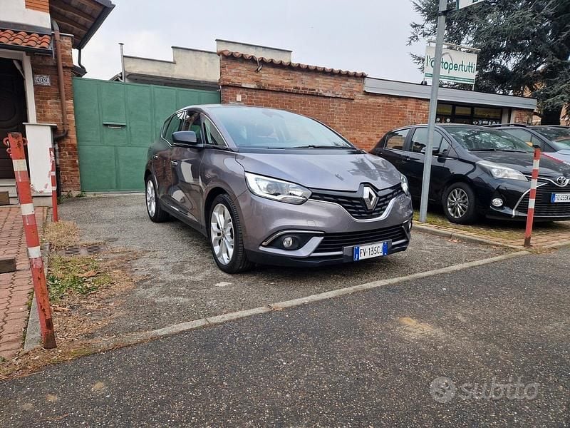 Usata Renault Scénic IV 140 CV (102 kW) 2019 Grigio Monovolume